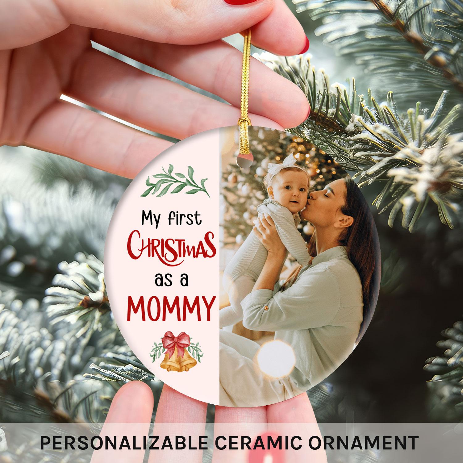 My First Christmas as a Mommy - Personalized First Christmas gift For New Mom - Custom Circle Ceramic Ornament - MyMindfulGifts